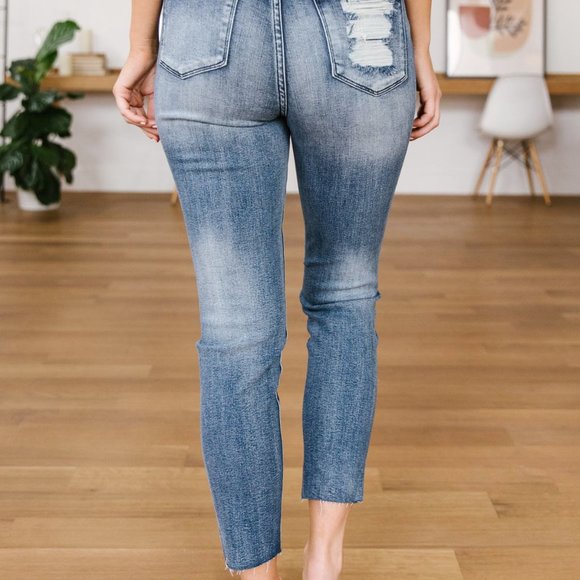 Judy Blue Chase Raw Hem Relaxed Fit Jeans 88191 - Picture 4 of 7